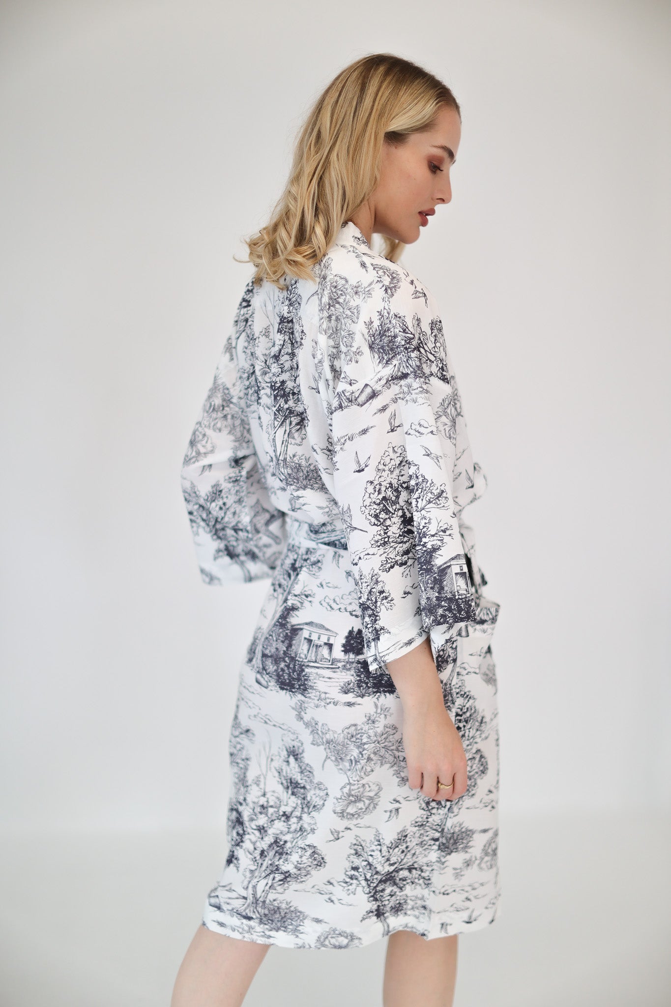 Linen robe  print "Sirko"