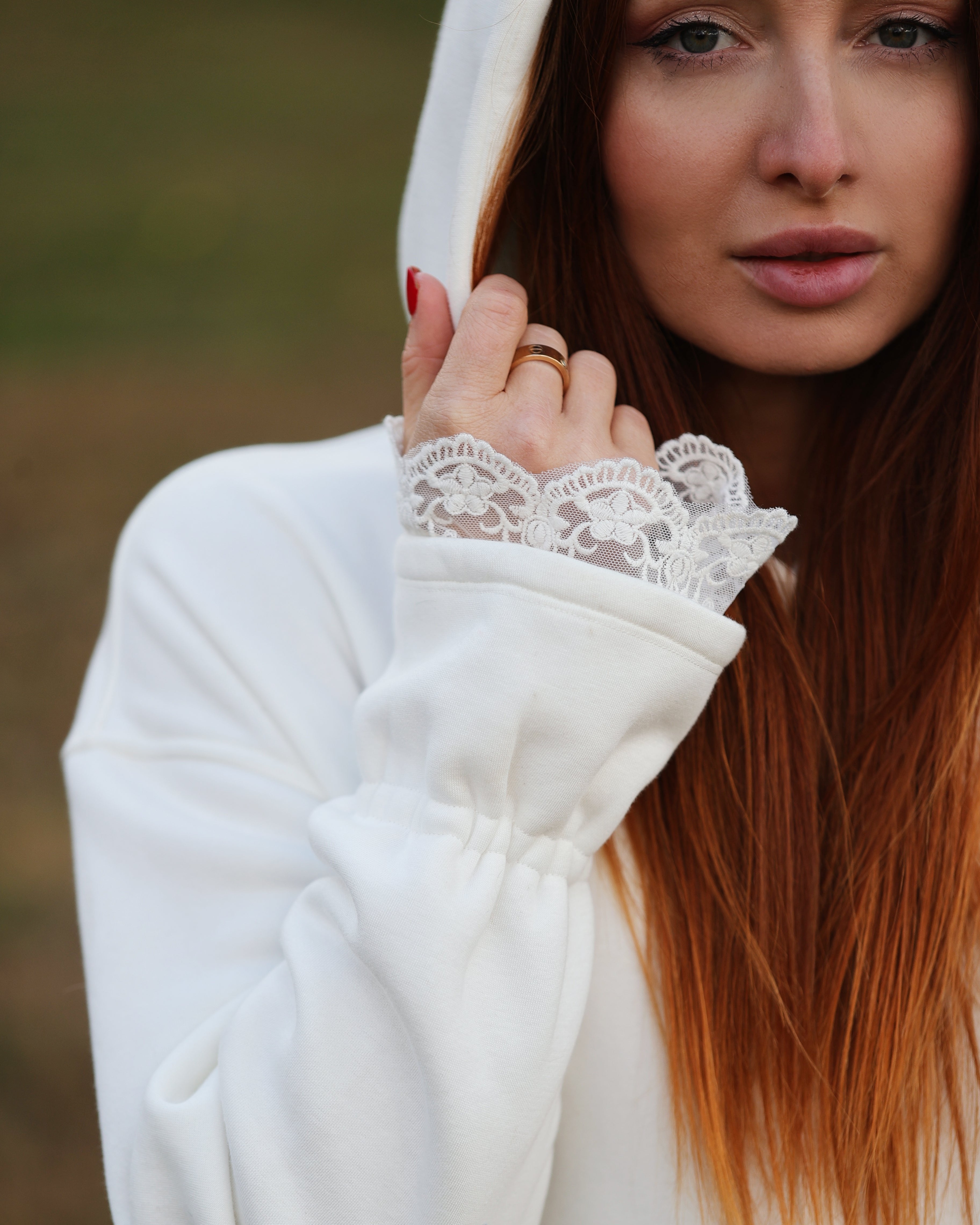 Hoodie with lace