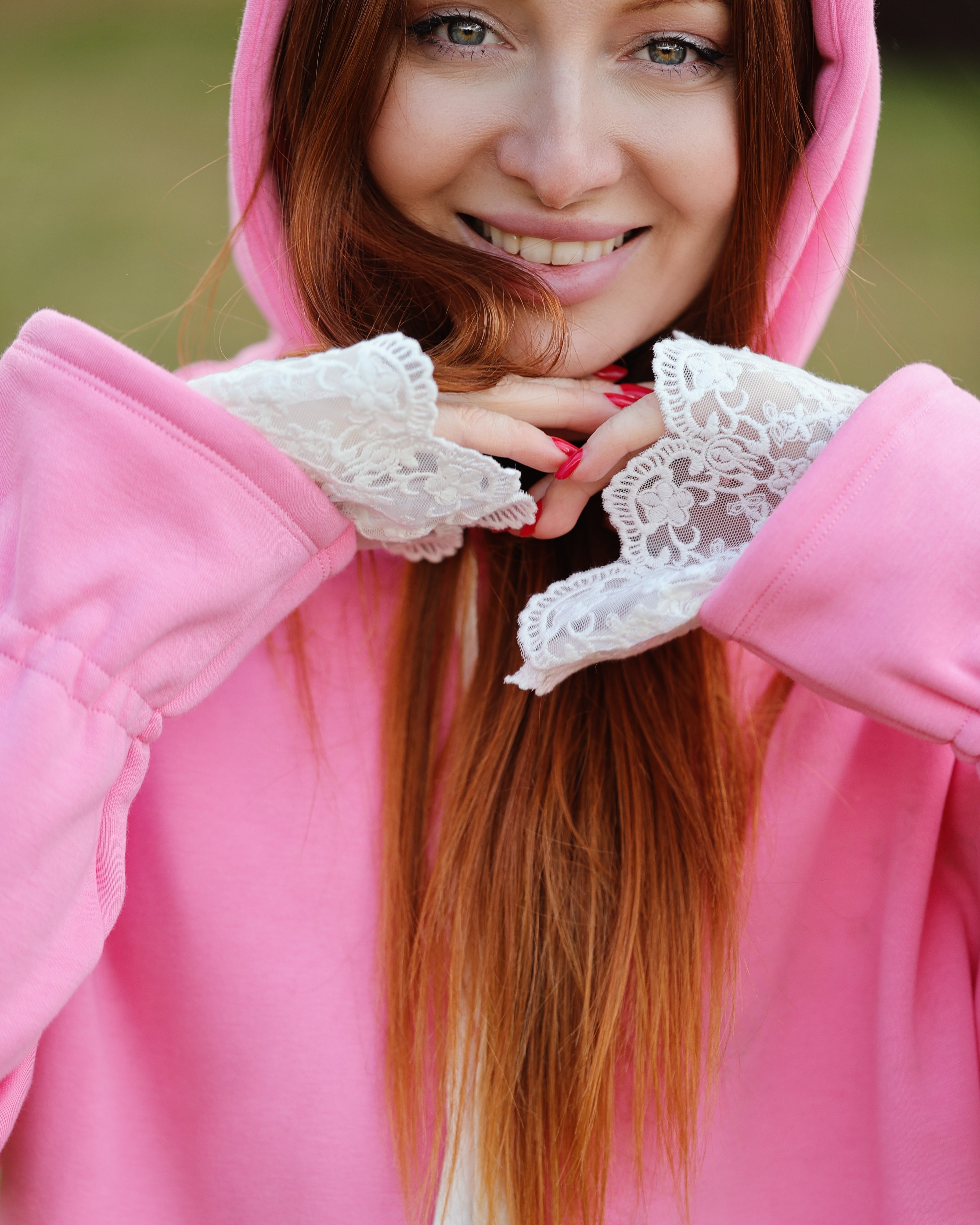 Hoodie with lace