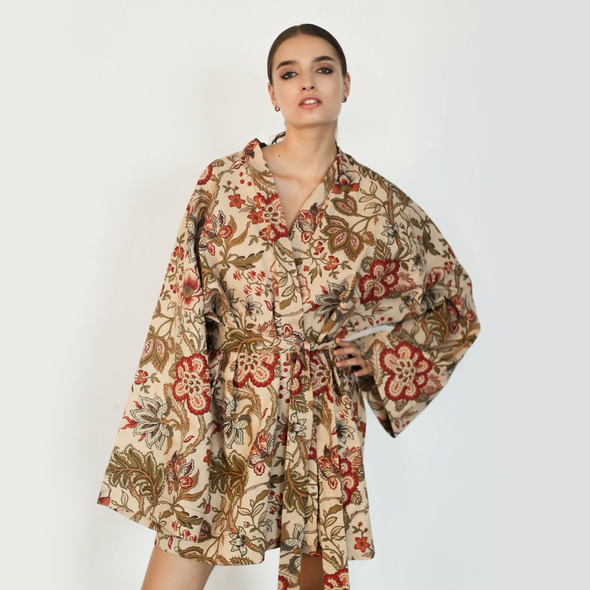 Linen kimono "Pomegranate flowers"